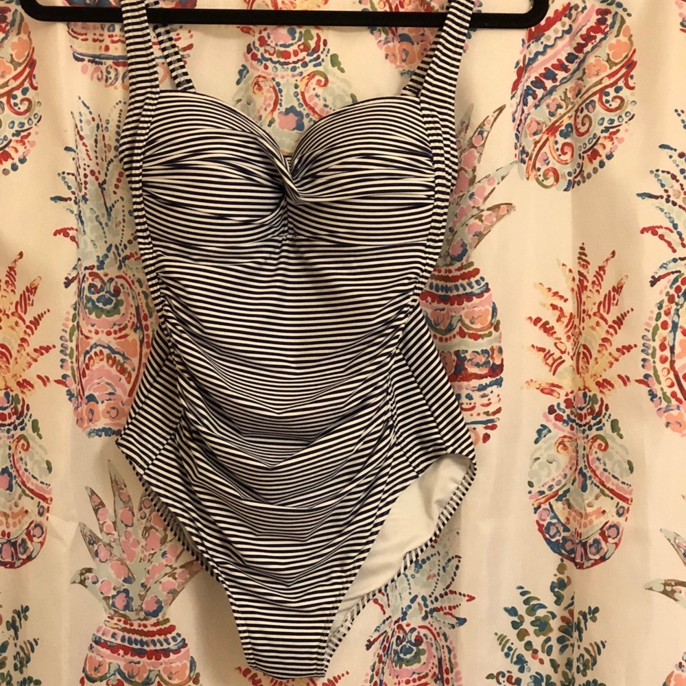 Nip Tuck 1 Piece - image 2